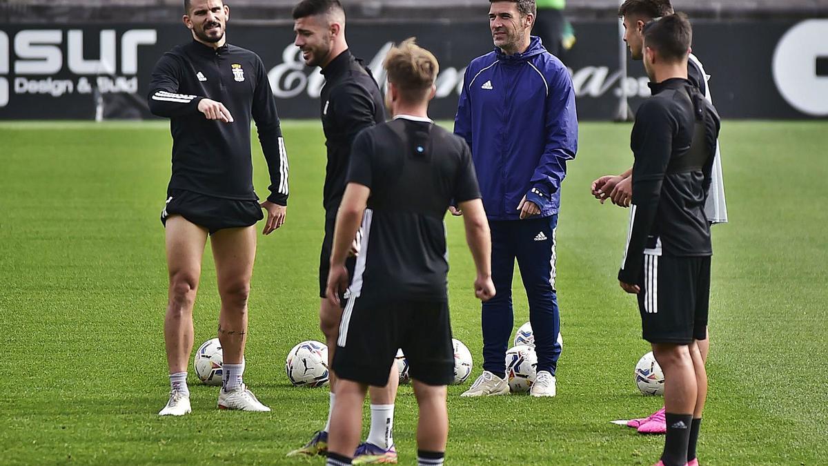 Buenas caras en uno de los entrenamientos de esta semana en el Cartagonova.