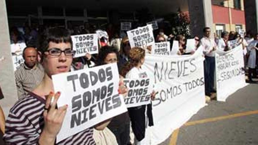 Un centenar de trabajadores critica la indefensión que viven en el psiquiátrico de Mérida