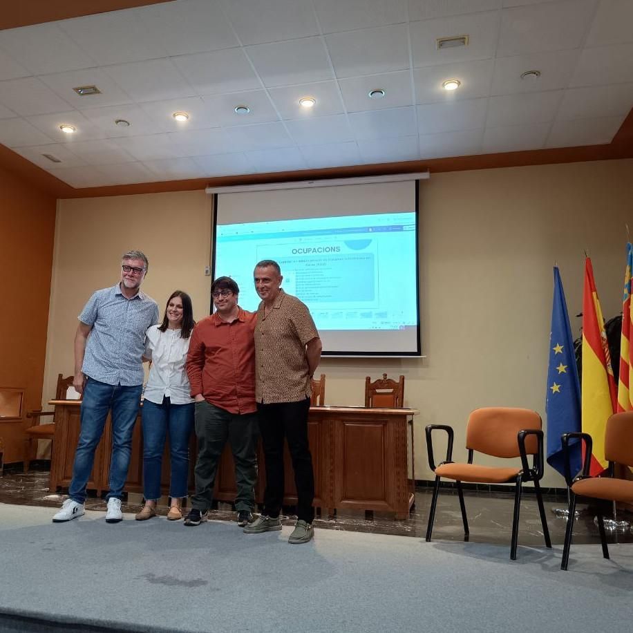 El IES Soler i Godes de Benifaió reconoce el trabajo de las empresas que completan la formación