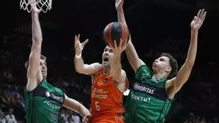 El Valencia Basket sella el 'playoff' ante un Joventut peleón