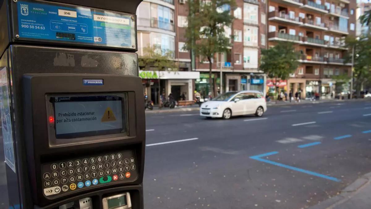 El Gobierno confirma el aumento del importe del estacionamiento en parquímetros en un 60 o un 100 por cien: precio y cobro por la noche y también los festivos
