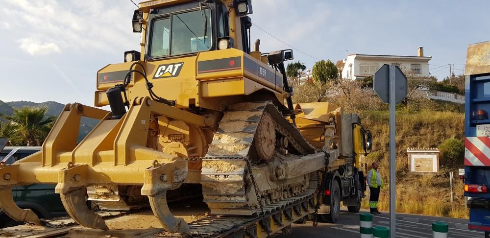 Llegada de las máquinas perforadoras a Totalán para continuar con el rescate de Julen