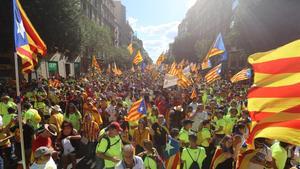 La manifestación independentista, en el cruce de Aragó con Bailén, esta Diada.