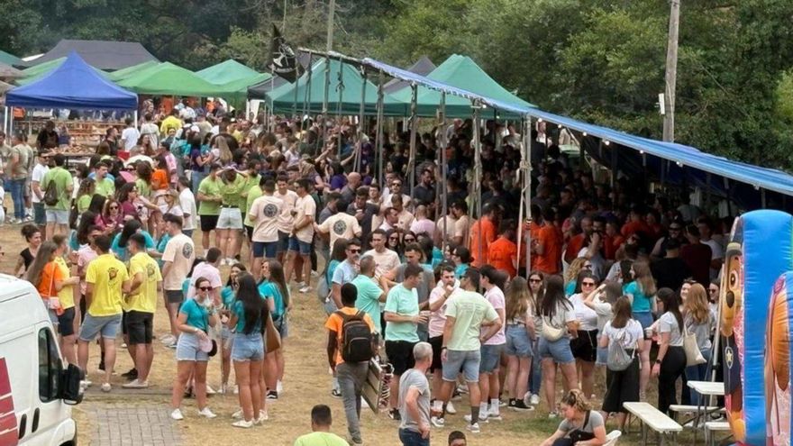 Cangas del Narcea se rinde al Carmen: pólvora, tradición y emoción