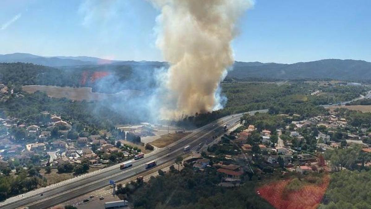 Imatge aèria de l'incendi a Collbató