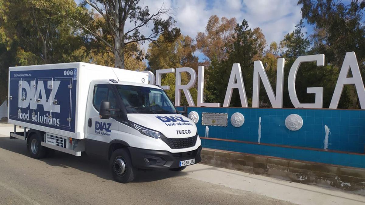 Un camión de Díaz Food Solutions a su paso por Berlanga, en Badajoz