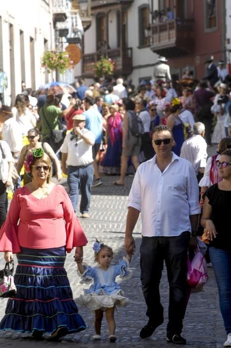 ROMERIA ROCIERA Y OFRENDA A LA VIRGEN