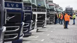 Camioneros de la Región sufren una oleada de robos al pasar por Francia: "Los hay a diario"