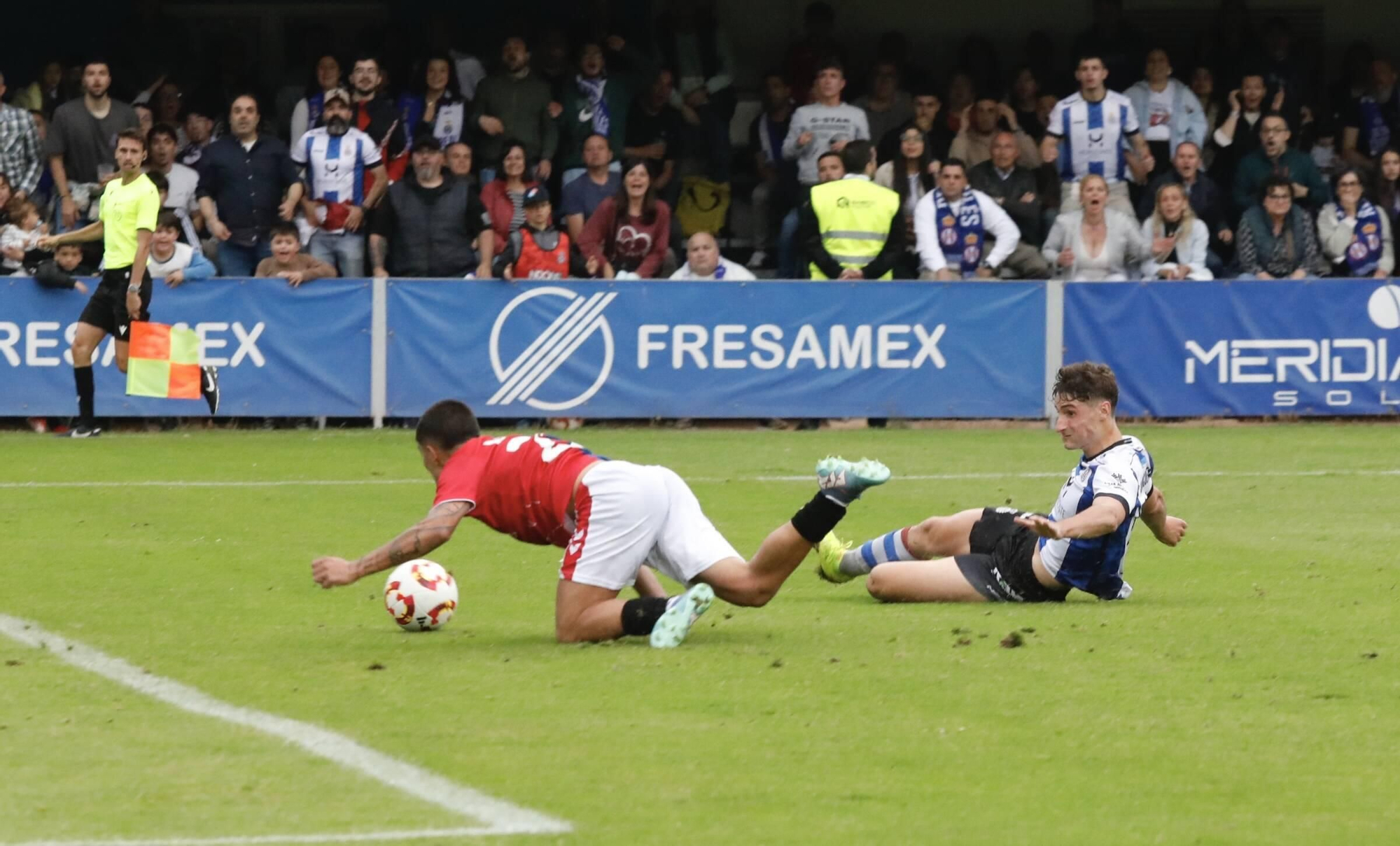 EN IMÁGENES: La final por el ascenso entre Avilés y Rayo Majadahonda vivida en el Suárez Puerta