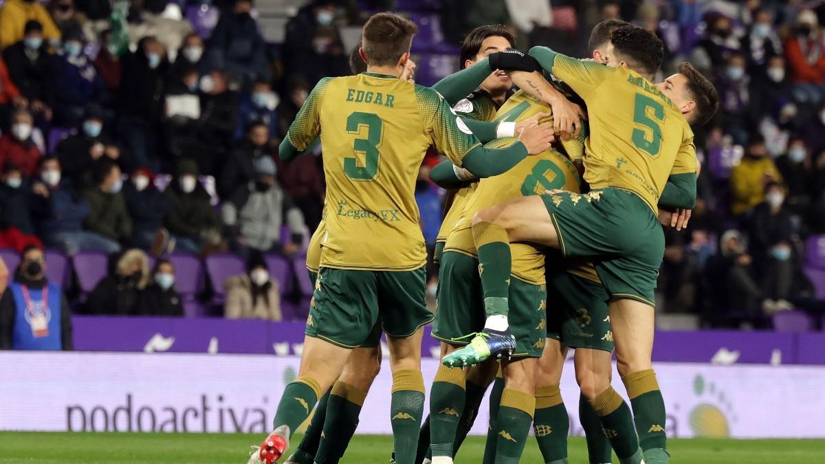 Efusiva celebración de los futbolistas del Betis