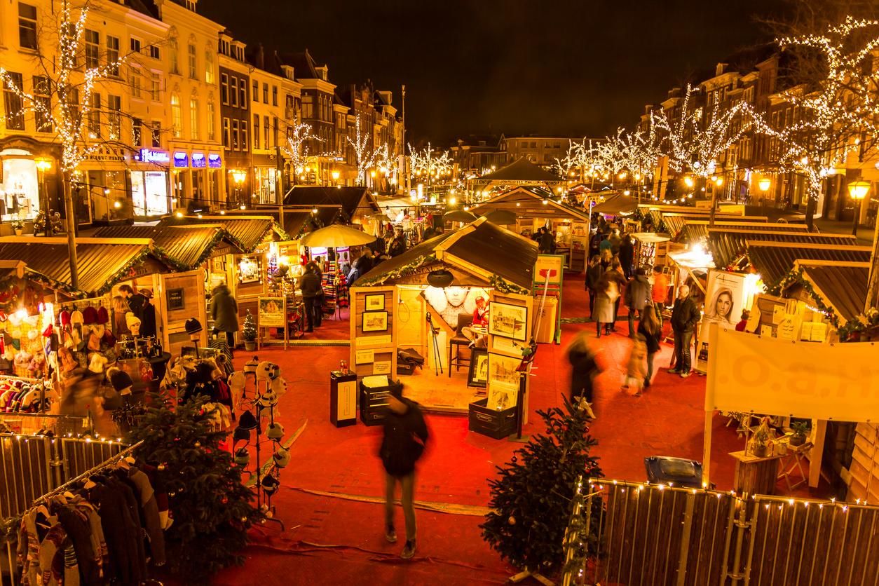 En 2016, este mercado navideño flotante ganó el premio al mejor mercado de Navidad de Europa