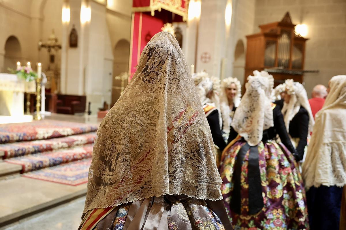 Segunda sesión de la Ofrenda en las Hogueras de Alicante