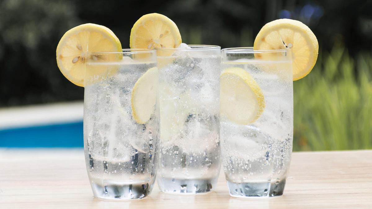 El agua con gas se ha colado incluso en combinados de coctelería, sustituyendo a refrescos.