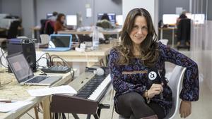 Amàlia Garrigós, exlocutora de Radio 9 y actual presentadora del programa musical ’Territori Sonor’, de la nueva emisora valenciana À Punt Radio.