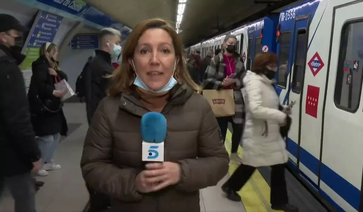 Sandra Mir durante la grabación del reportaje para Informativos Telecinco