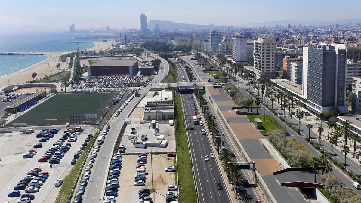 Vista de la ronda Litoral a la altura del Diagonal Mar