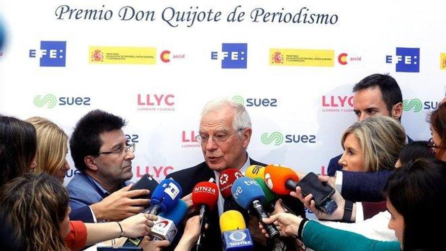 Borrell dice que López está como &quot;huésped&quot; en la embajada de Caracas