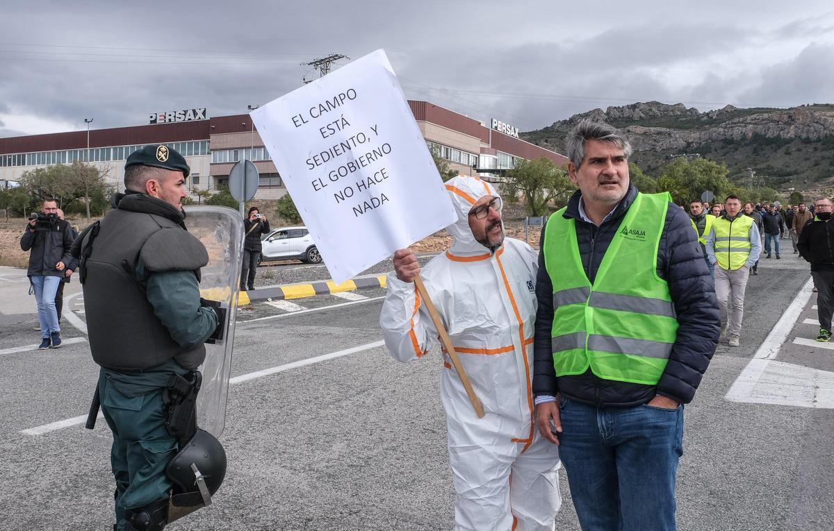 Así ha sido la protesta de agricultores del Alto y Medio Vinalopó en Villena
