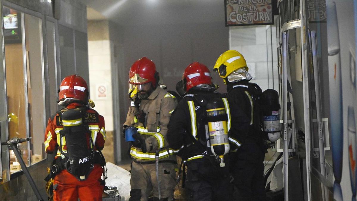 Los bomberos solamente encontraron en el local una pequeña bombona de Campingaz.