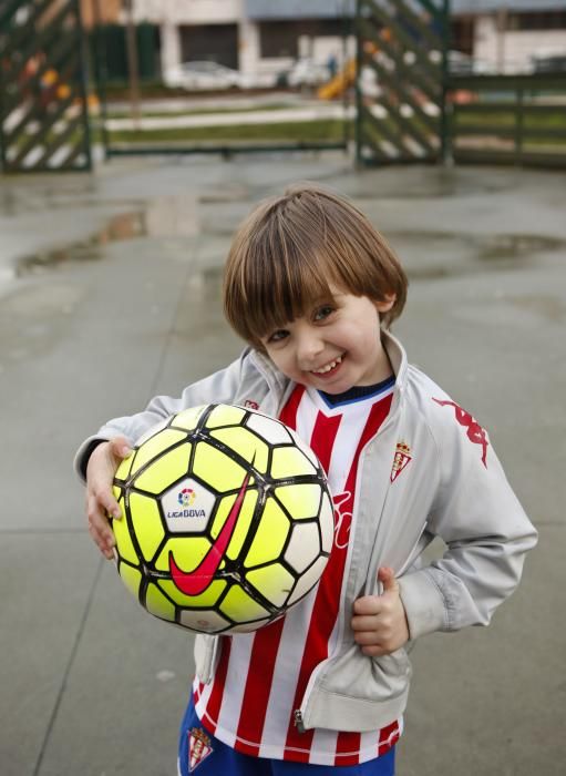 Alex Devesa Alvarado, el niño de 3 años que sabe toda la alineación del Sporting