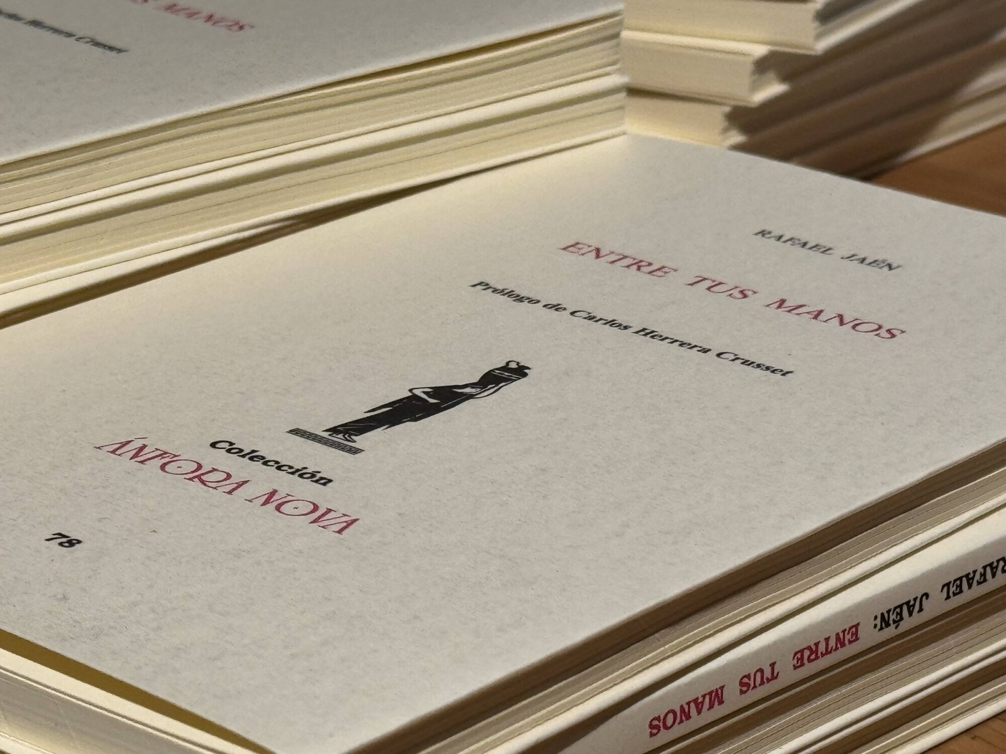 El acto celebrado en la sede de la Fundación Cajasol, contó con el periodista Carlos Herrera, como prologuista