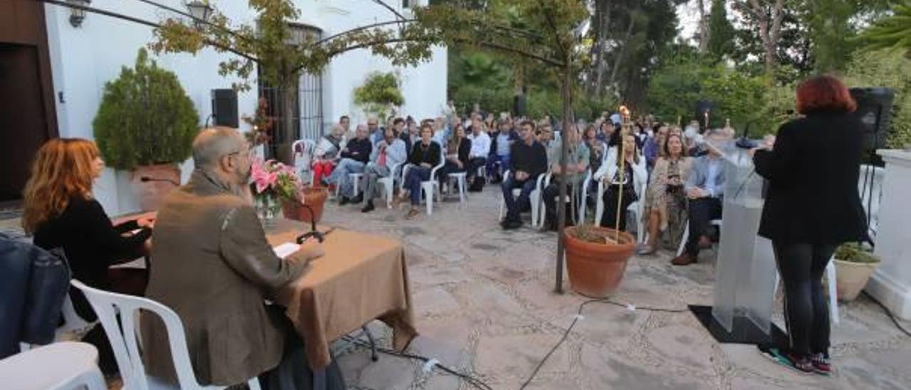 El acto en la casa de «l&#039;Elca» del poeta Francisco Brines.