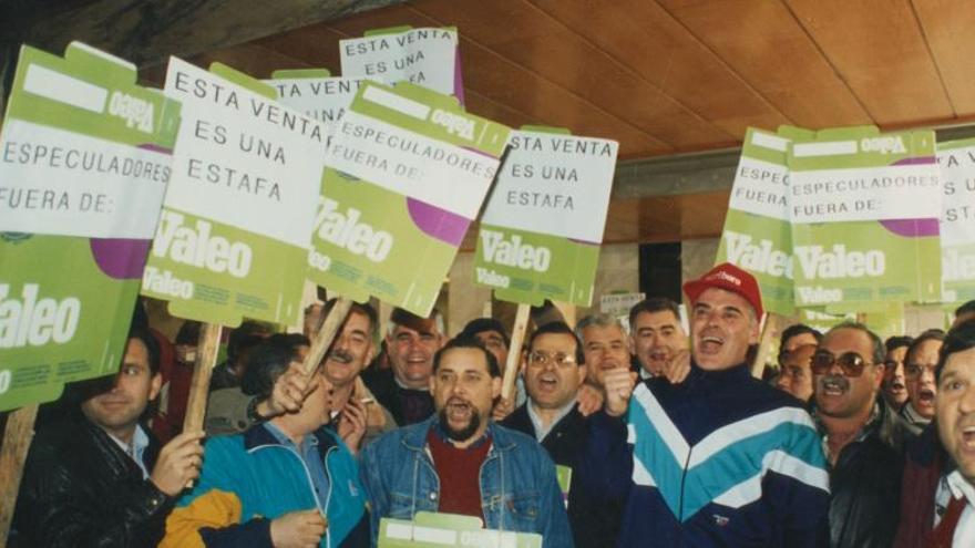 Protesta de los empleados de la antigua factoría.