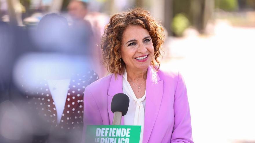 Montero enmienda la estrategia de 