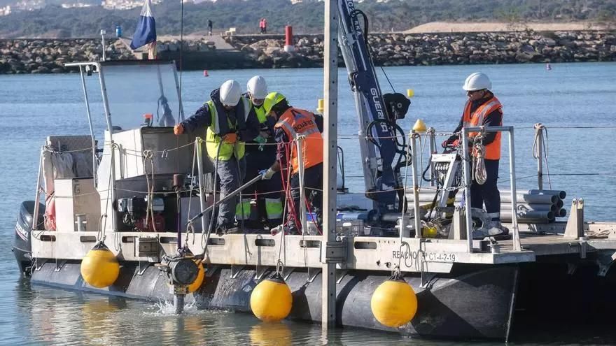 Los ecologistas reprochan al Consell que autorice el vertido &quot;contaminante&quot; al mar de lodos con mercurio con el dragado del Segura