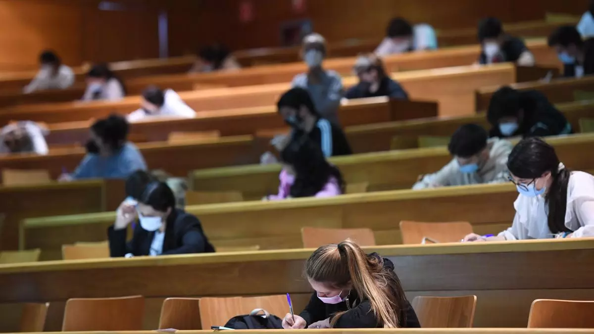 Más de 2.600 alumnos gallegos inician la ‘repesca’ de la ABAU