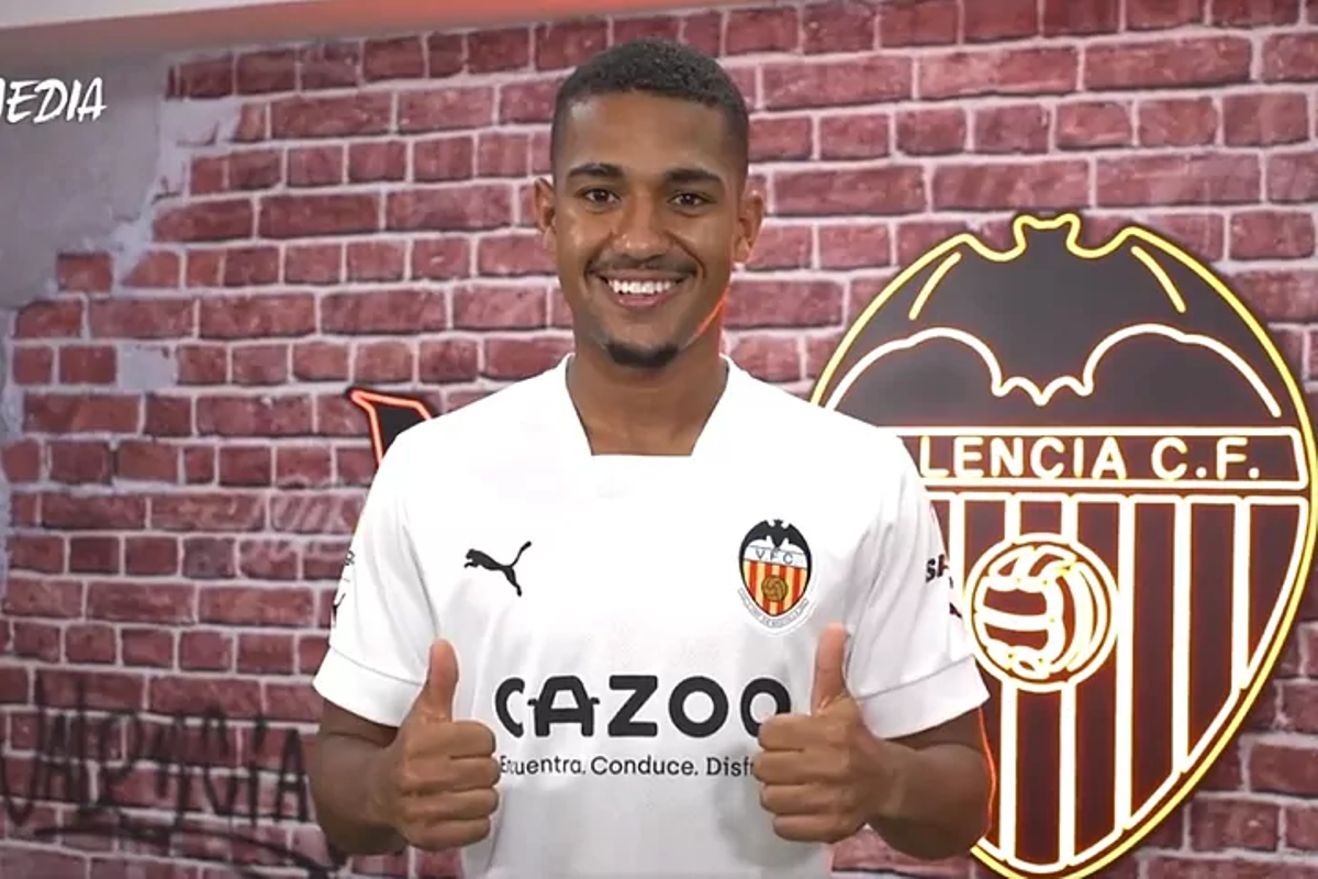 Samuel Lino, en su presentación con el Valencia.