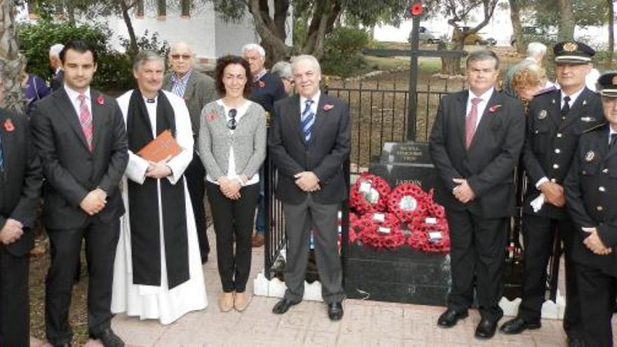 Los residentes británicos de Torrevieja celebran el &quot;Poppy Day&quot;