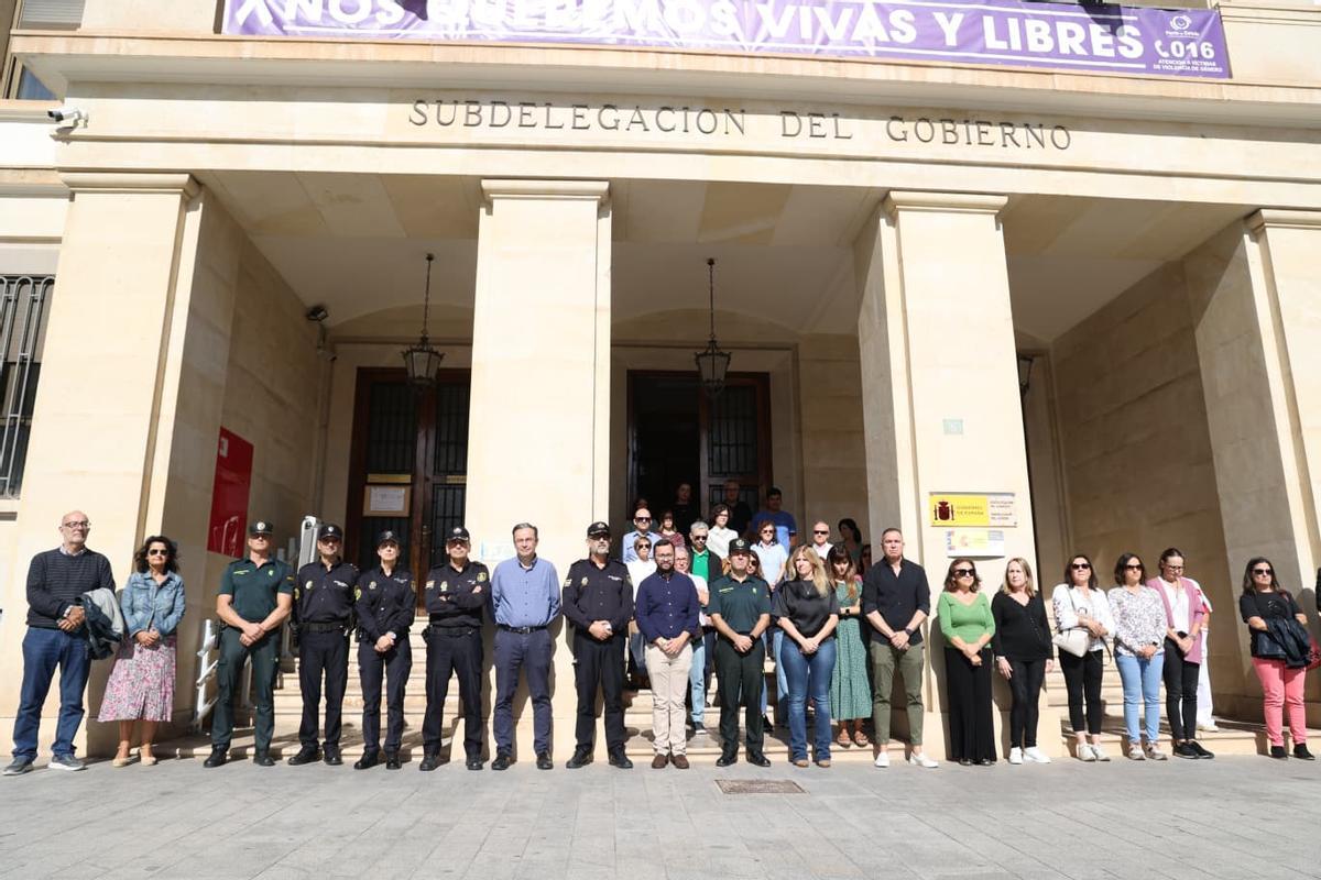 Recuerdo a las víctimas de la dana en la Subdelegación del Gobierno en Alicante