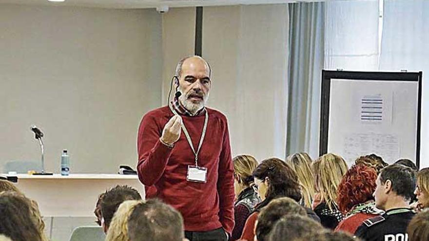 Juan Vicente de Abad, durante su ponencia en Palma.