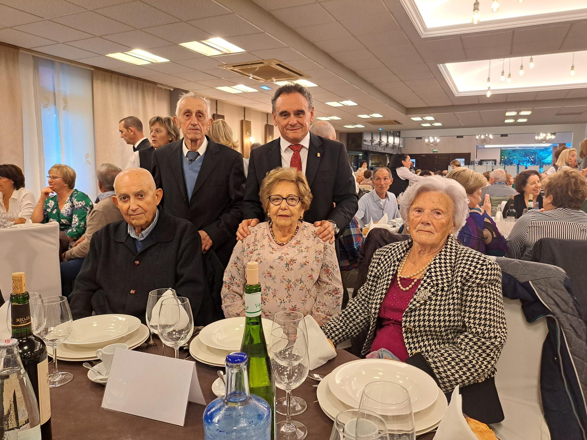 Comida pensionistas de Nava