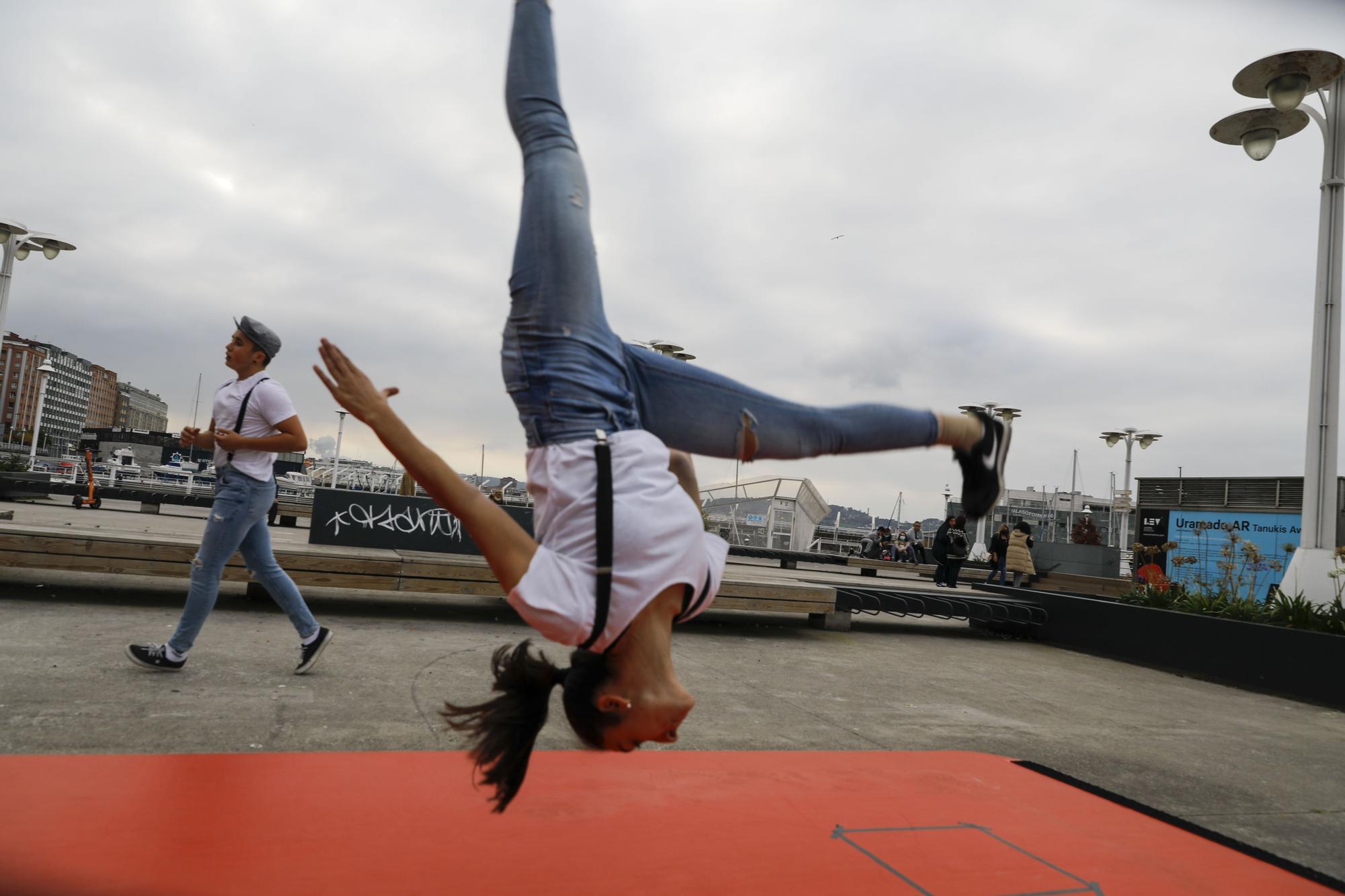 Exhibición de gimnasia acrobática en Fomento