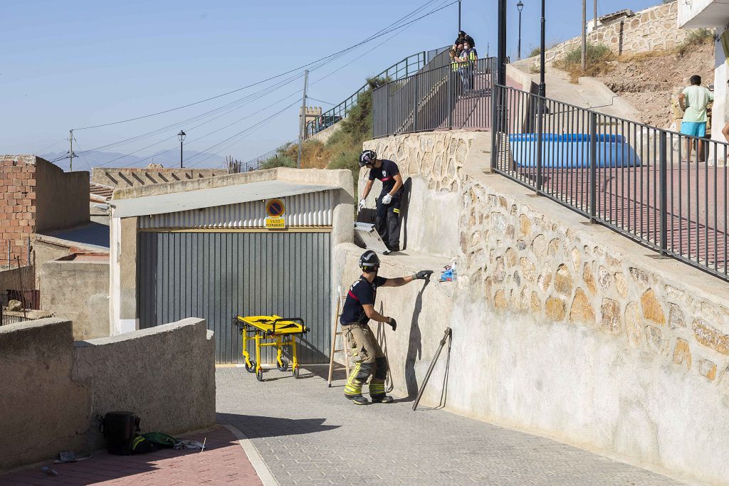 Encuentran muerto a un vecino de Lorca desaparecido encajado en el hueco entre dos casas