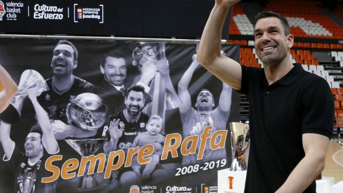 Rafa Martínez, en su despedida con el Valencia Basket