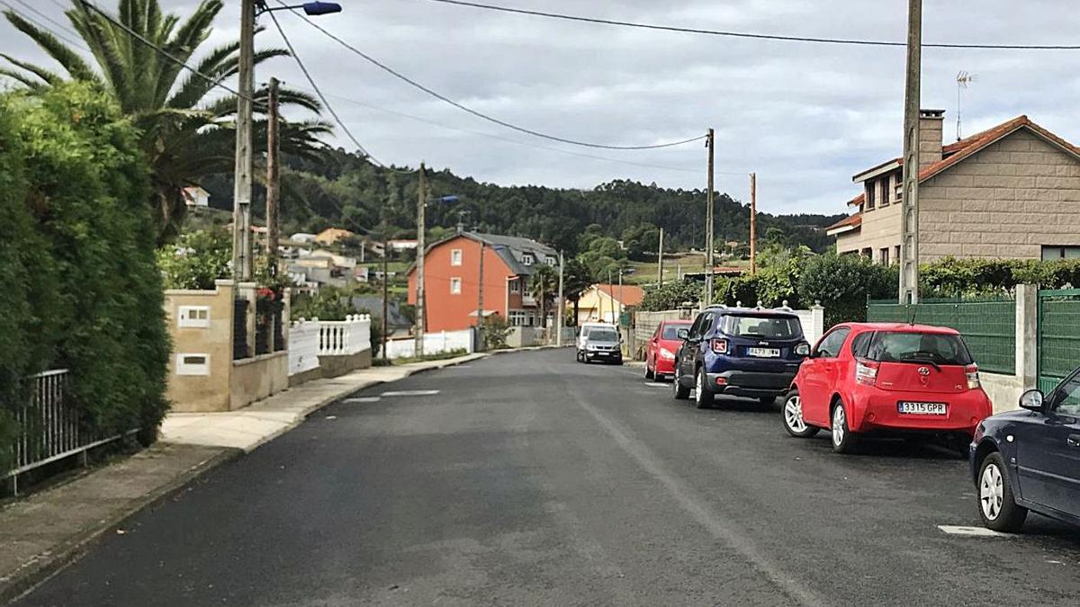 Pavimentación de una calle en Castro Laxe, en Culleredo.  |  // LA OPINIÓN