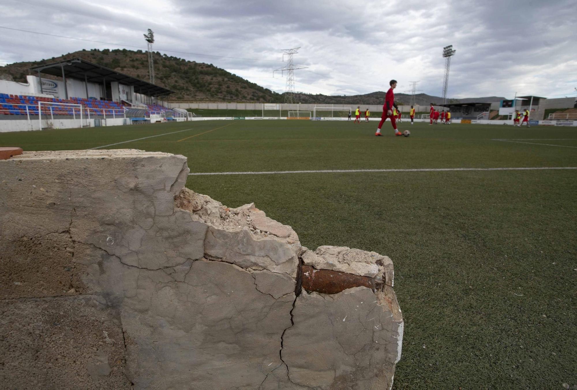 Desperfectos en el campo del Atletico Saguntino