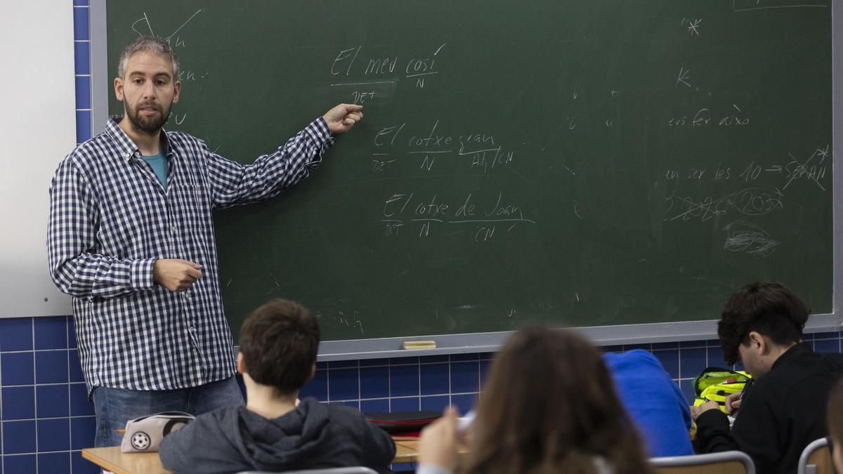 Valencia. Victor Gomez profesor de valenciá