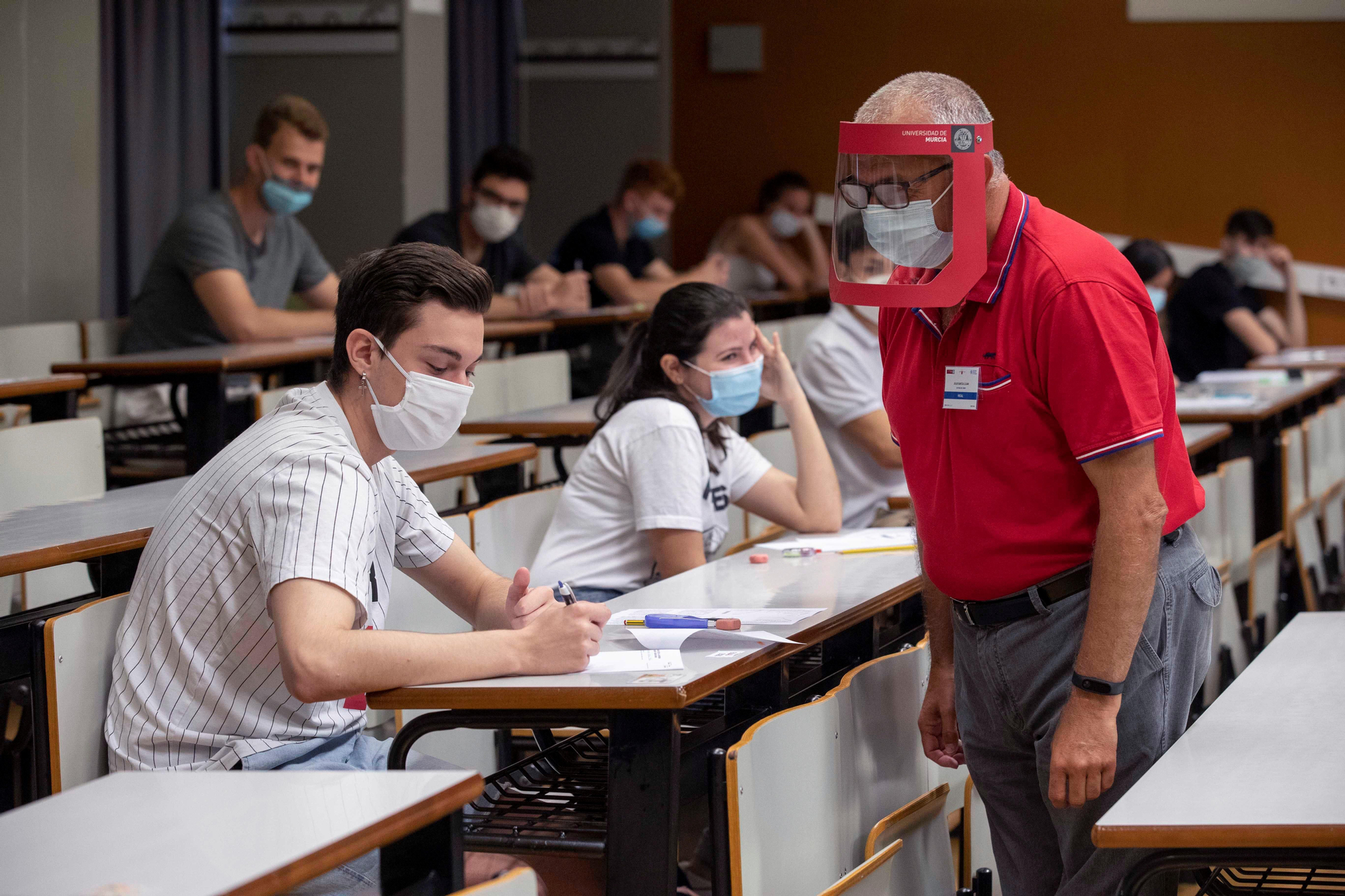 Un alumno, durante un examen de la EBAU en una imagen de archivo.