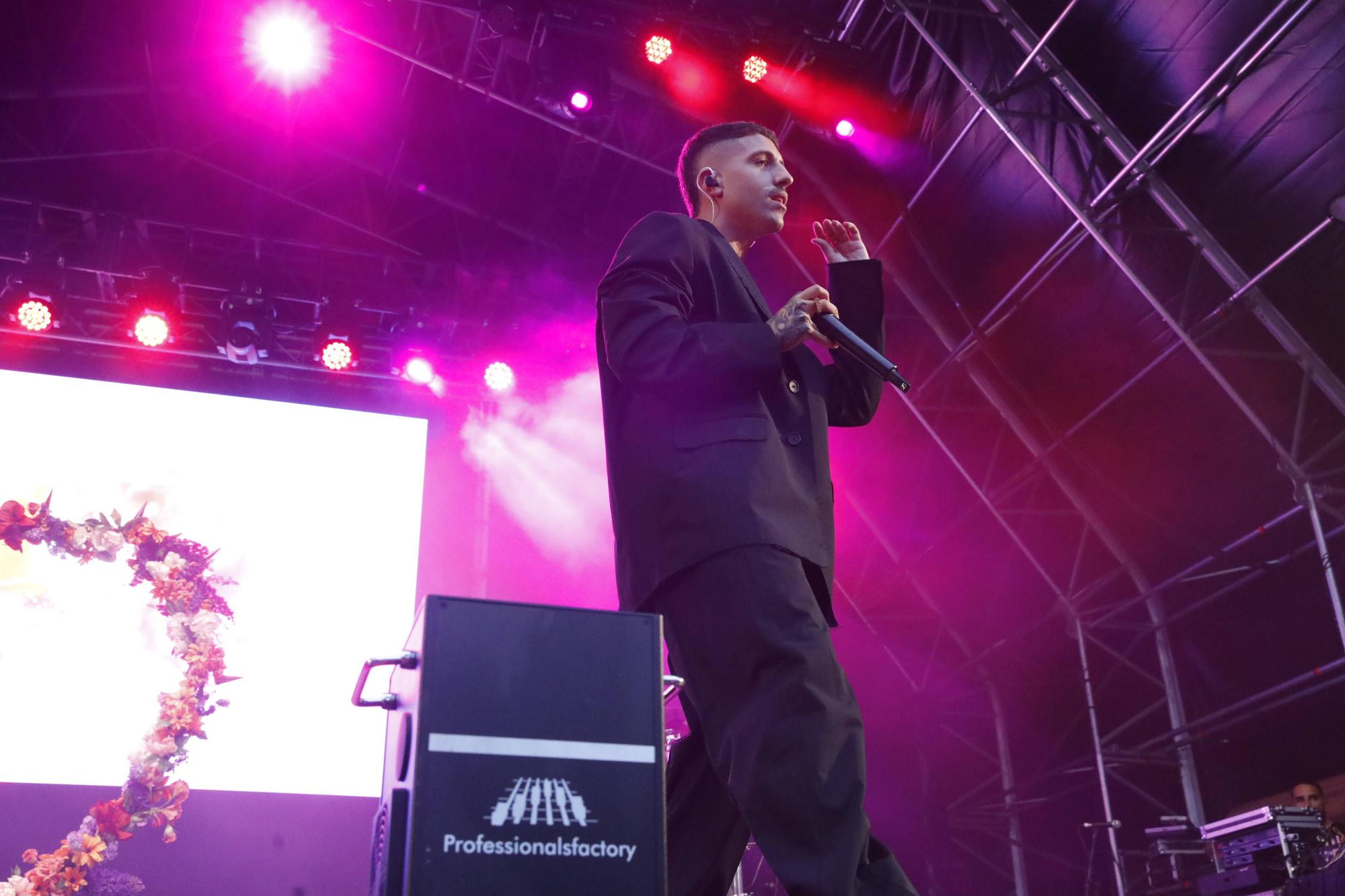 Concierto de Enol en la Plaza Mayor de Gijón