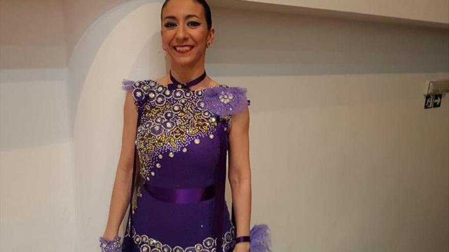 María Isabel Gordón, profesora y bailarina de Mérida: «El baile deportivo es una disciplina dura y sacrificada»