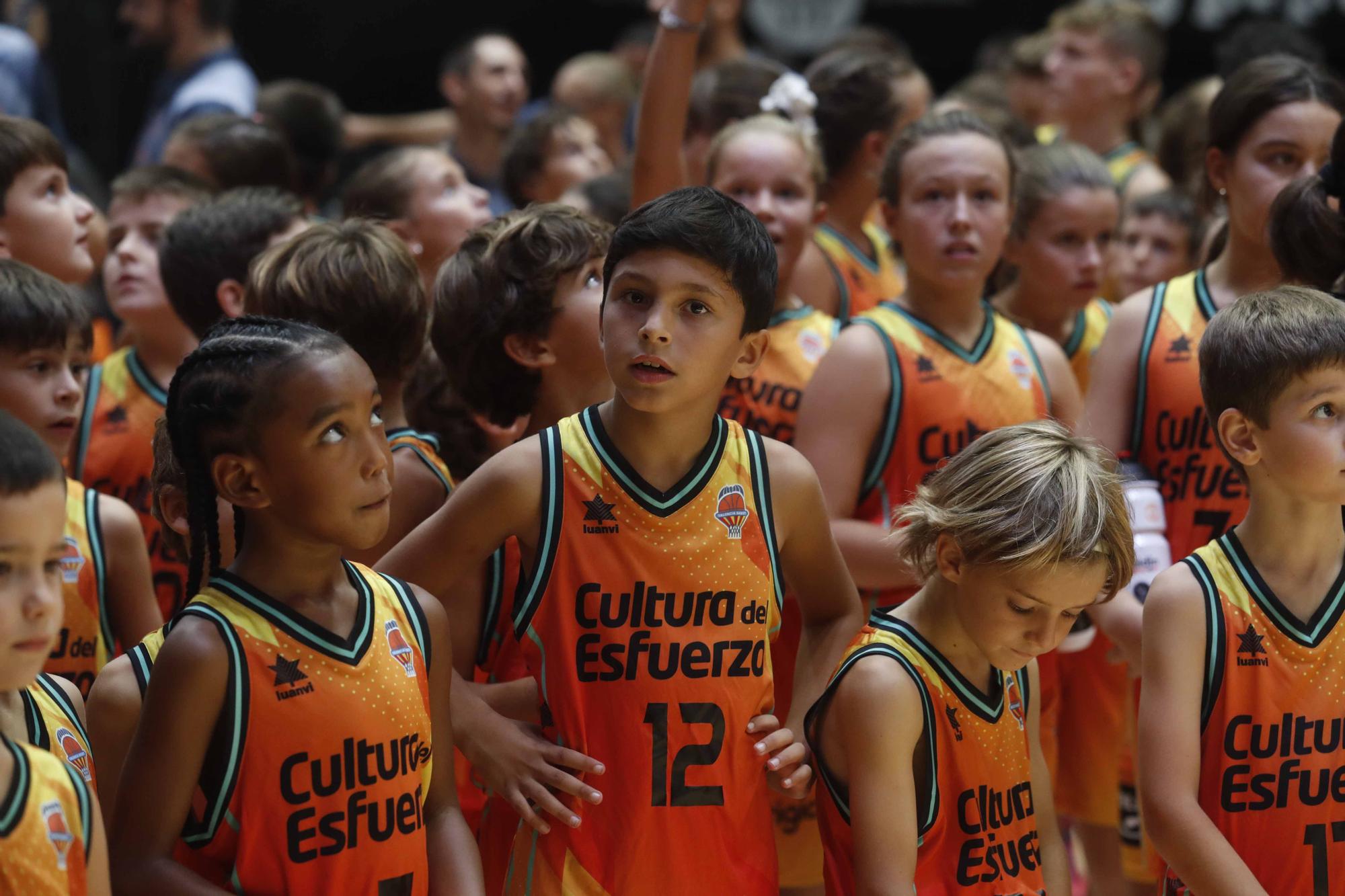 Presentación del Valencia Basket en La Fonteta