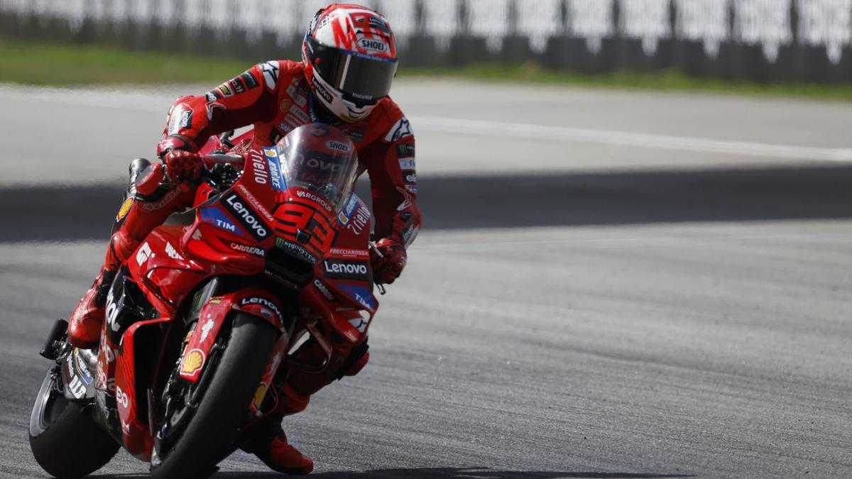 Spain's rider Marc Marquez of the Ducati Lenovo Team steers his motorcycle during the MotoGP race of the Grand Prix of Catalonia at the Catalunya racetrack in Montmelo, just outside of Barcelona, Spain, Sunday, Sept. 7, 2025. (AP Photo/Joan Monfort). Editorial use only / Only Italy and Spain