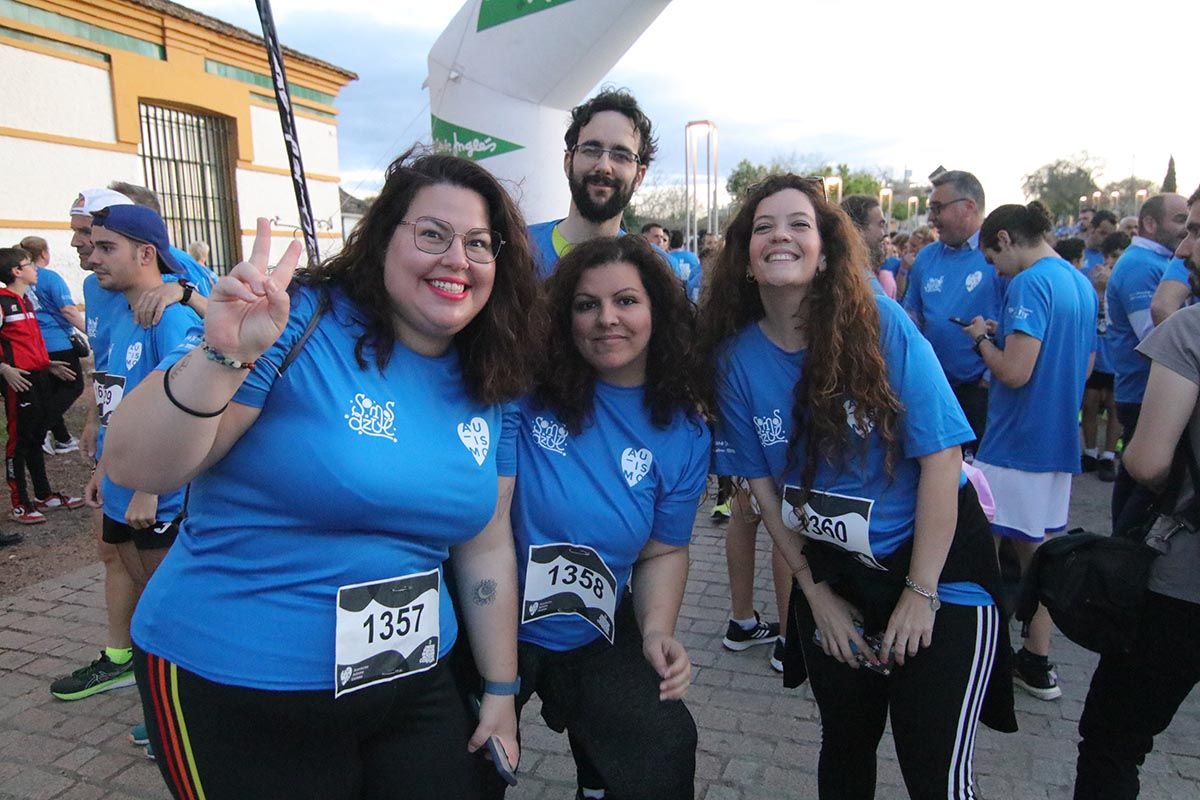 La carrera nocturna 'Somos azul' en favor de las personas con TEA