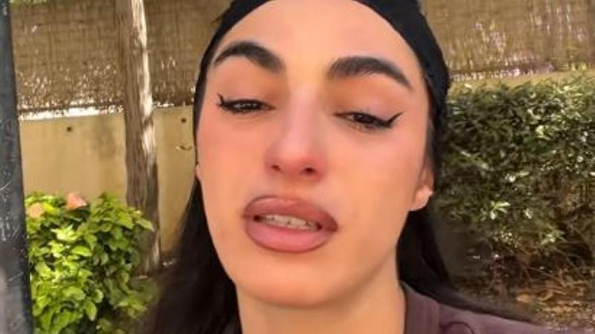 Violeta en un momento del vídeo
