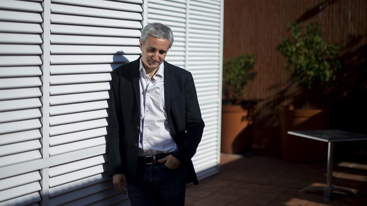 El escritor Ivan Jablonka en la sede del Instituto Francés de Barcelona.