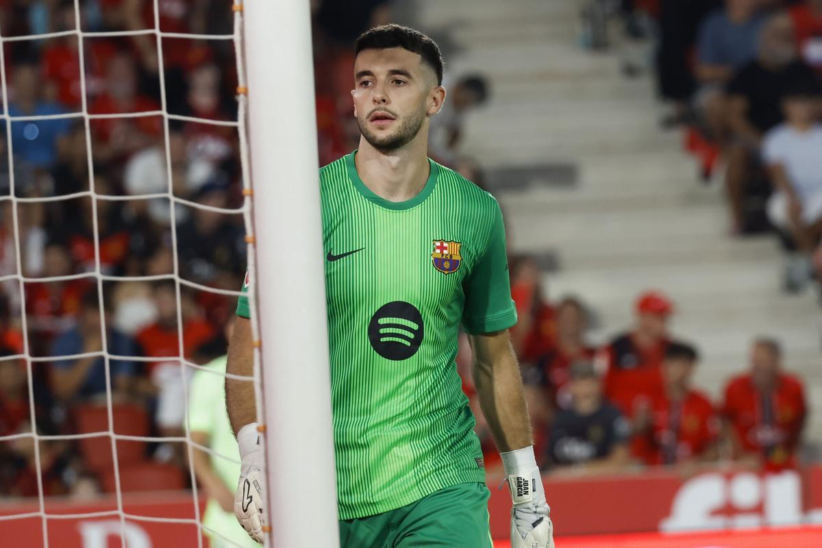 El guardameta del Barcelona Joan García, durante su debut en la primera jornada de Liga ante el Mallorca